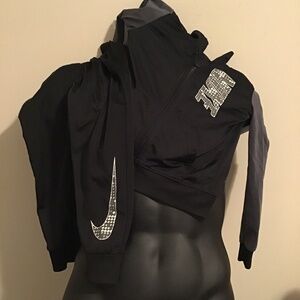 🔥Best offers, Nike’s unisex kids 4T, great cond, jacket black /gray sleeves
